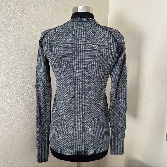 Lululemon Rest Less Pullover Heathered Black Top Size 4/6 - Picture 10 of 13